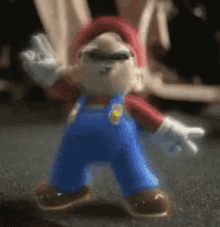 Super Mario Happy Dance GIF - Super Mario Happy Dance Party GIFs
