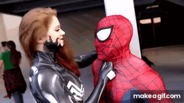 Spider Man Kiss GIF - Spider Man Kiss Comic - Discover & Share GIFs