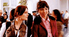 Emily Deschanel Michaela Conlin GIF - Emily Deschanel Michaela Conlin Temperance Brennan GIFs