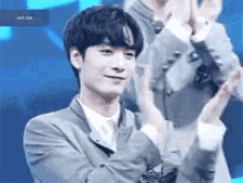 Jr Clapping GIF - Jr Clapping Nuest GIFs