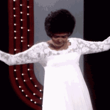 Bowing Nancy Wilson GIF - Bowing Nancy Wilson The Ed Sullivan Show GIFs