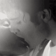 Henry Cavill GIF - Henry Cavill Kiss GIFs