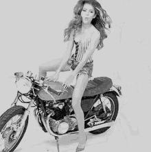 Sexy Zendaya GIF - Sexy Zendaya Motorcycle GIFs