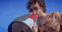 Megaphone Make An Announcement GIF - Megaphone Make An Announcement I Have Something To Say GIFs