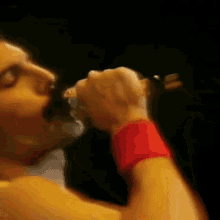 Freddie Mercury 80s GIF - Freddie Mercury 80s 70s GIFs