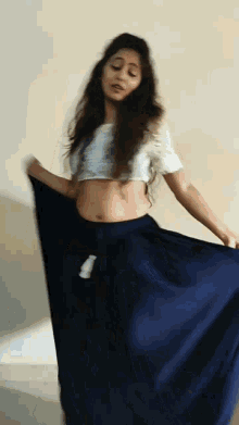 Sareefans Saree Hot GIF - Sareefans Saree Hot Aunty Dance GIFs