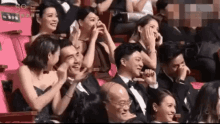 楊一展 江祖平 金鐘獎 恭喜 恭喜老爺 拍手 興奮 觀眾 掌聲 GIF - Weber Yang Chiang Tsu Ping Golden Bell Awards GIFs