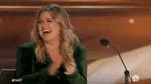Laughing Kelly Clarkson GIF - Laughing Kelly Clarkson Americas Got Talent GIFs