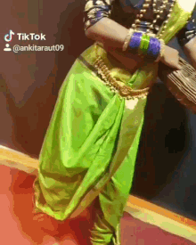 Saree Dance GIF - Saree Dance GIFs