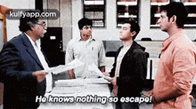 He Knows Nothing So Escapo!.Gif GIF - He Knows Nothing So Escapo! Person Human GIFs