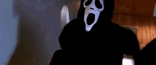 страшила ужасник страшное кино пианино по ступенькам GIF - Scarecrow Scary Movie GIFs