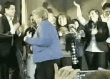 Bailar Bachelet GIF - Bailar Bachelet Dance GIFs