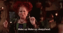 Bette Midler Wake Up GIF - Bette Midler Wake Up Hocus Pocus GIFs