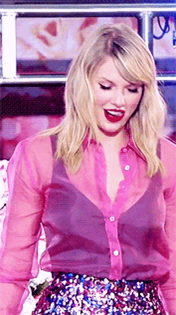 taylor swift smiling red