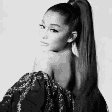 Ariana Grande Givenchy GIF - Ariana Grande Givenchy Pretty GIFs