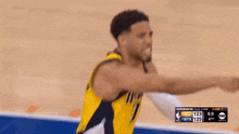 a basketball game is being played between the golden state warriors and the new york knicks
