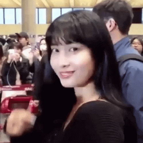 Hirailogist Momo GIF - Hirailogist Momo GIFs