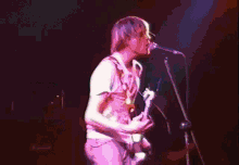 Nirvana Guitarist GIF - Nirvana Guitarist Concert GIFs