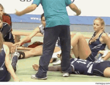Volleyball Photographer GIF - Volleyball Photographer Warm Up GIFs