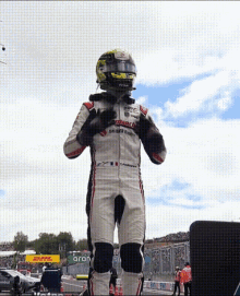 Pourchaire F1 GIF - Pourchaire F1 F2 GIFs
