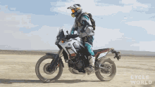 Driving And Standing On My Motorbike Cycle World GIF - Driving And Standing On My Motorbike Cycle World Having A Cruise GIFs