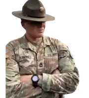 a man in a us army uniform has the name quinones on his uniform