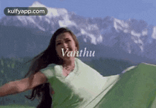 action dance moves romantic song heroine kaadhal
