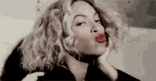 Kiss Beyonce GIF - Kiss Beyonce Duck Face GIFs