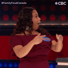 Clapping Anneluzelia GIF - Clapping Anneluzelia Family Feud Canada GIFs