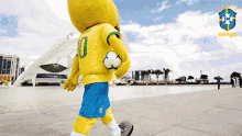 Vamos Jogar Bola Brazilian Team Mascot GIF - Vamos Jogar Bola Brazilian Team Mascot Vindo Para Jogar Futebol GIFs