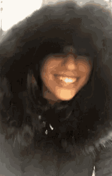 Vivian Amorim Smiling GIF - Vivian Amorim Smiling Maravicherry GIFs