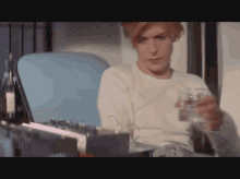 Bowie David Bowie GIF - Bowie David Bowie The Man Who Fell To Earth GIFs