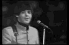 Paul Mccartney GIF - Paul Mccartney Beatles GIFs
