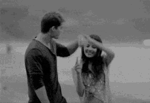Yes Sweet Couple GIF - Yes Sweet Couple By The Sea GIFs