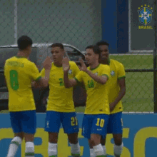 brasileira celebrando