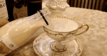밀크티 티타임 찻잔 차 따르기 GIF - Milk Tea Pour Teacup GIFs