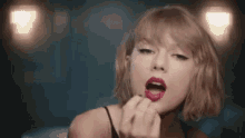 Taylor Swift T Swift GIF - Taylor Swift T Swift Lipstick GIFs