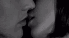 Kiss Couple GIF - Kiss Couple Lips GIFs