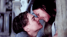 Leonardo Dicaprio GIF - Kiss Smooch Leonardo Di Caprio GIFs