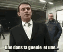 Une Dans Ta Gueule Et Une... Dans Ton Cul ! GIF - Cul Manuel Valls Terminal GIFs