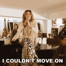 I Couldnt Move On Shania Twain GIF - I Couldnt Move On Shania Twain I Was Stuck GIFs