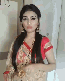 Saree Saree Woman GIF - Saree Saree Woman South Indian Woman GIFs